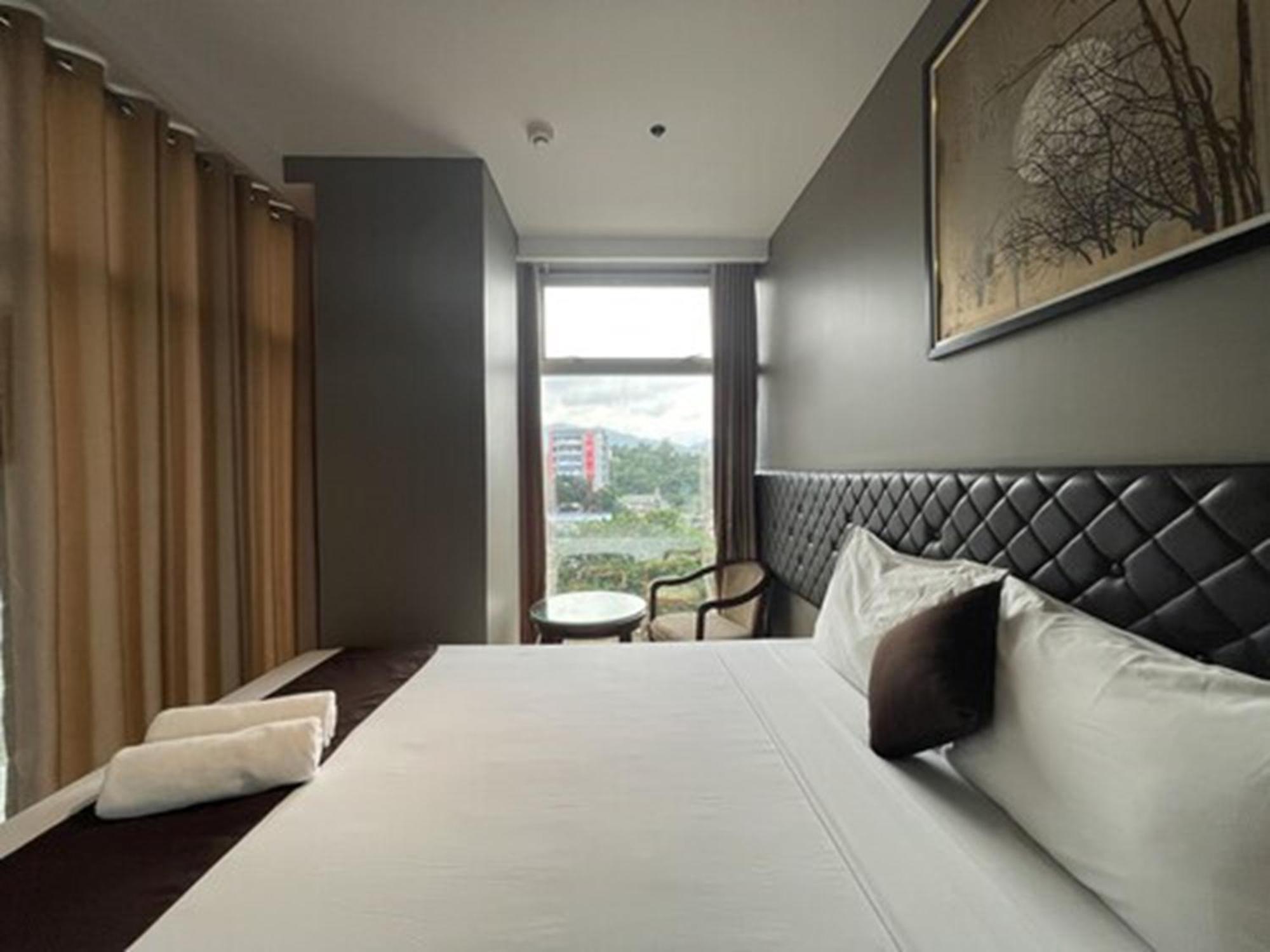 Capitol & Powered By Cocotel 3* Cebu