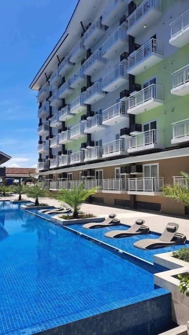 212b Amani Grand Residences Near To Airport With Pool, Gym, Wifi, Netflix Apartamento Lapu-Lapu City