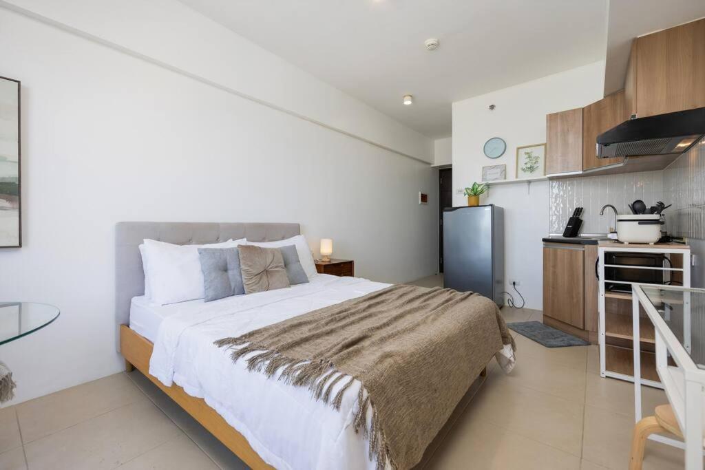 Furnished In Avida Towers Riala, It Park With Amazing View, Fast Wifi, Netflix, Pool And Apartment Cebu