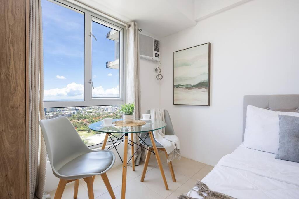 Furnished In Avida Towers Riala, It Park With Amazing View, Fast Wifi, Netflix, Pool And * Cebu