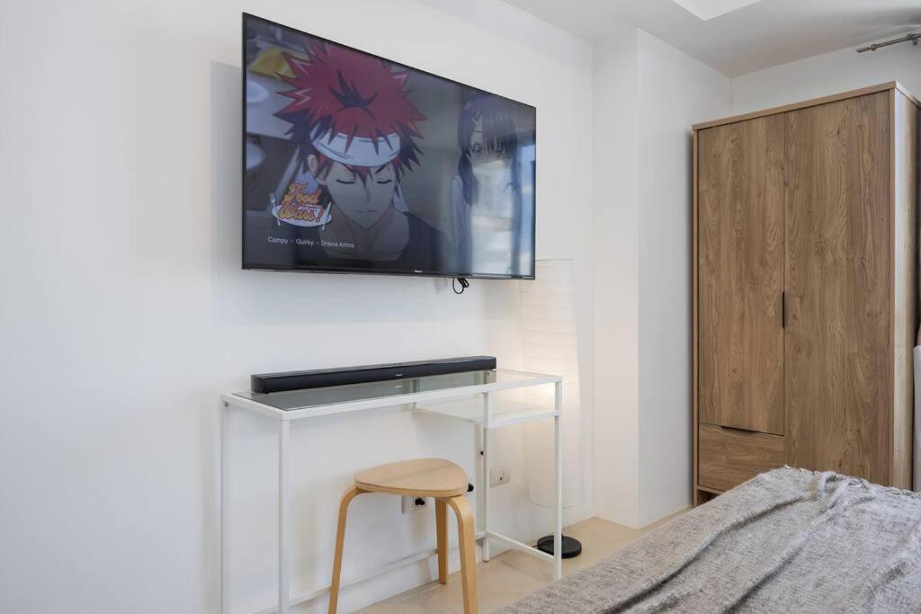 Furnished In Avida Towers Riala, It Park With Amazing View, Fast Wifi, Netflix, Pool And Apartment