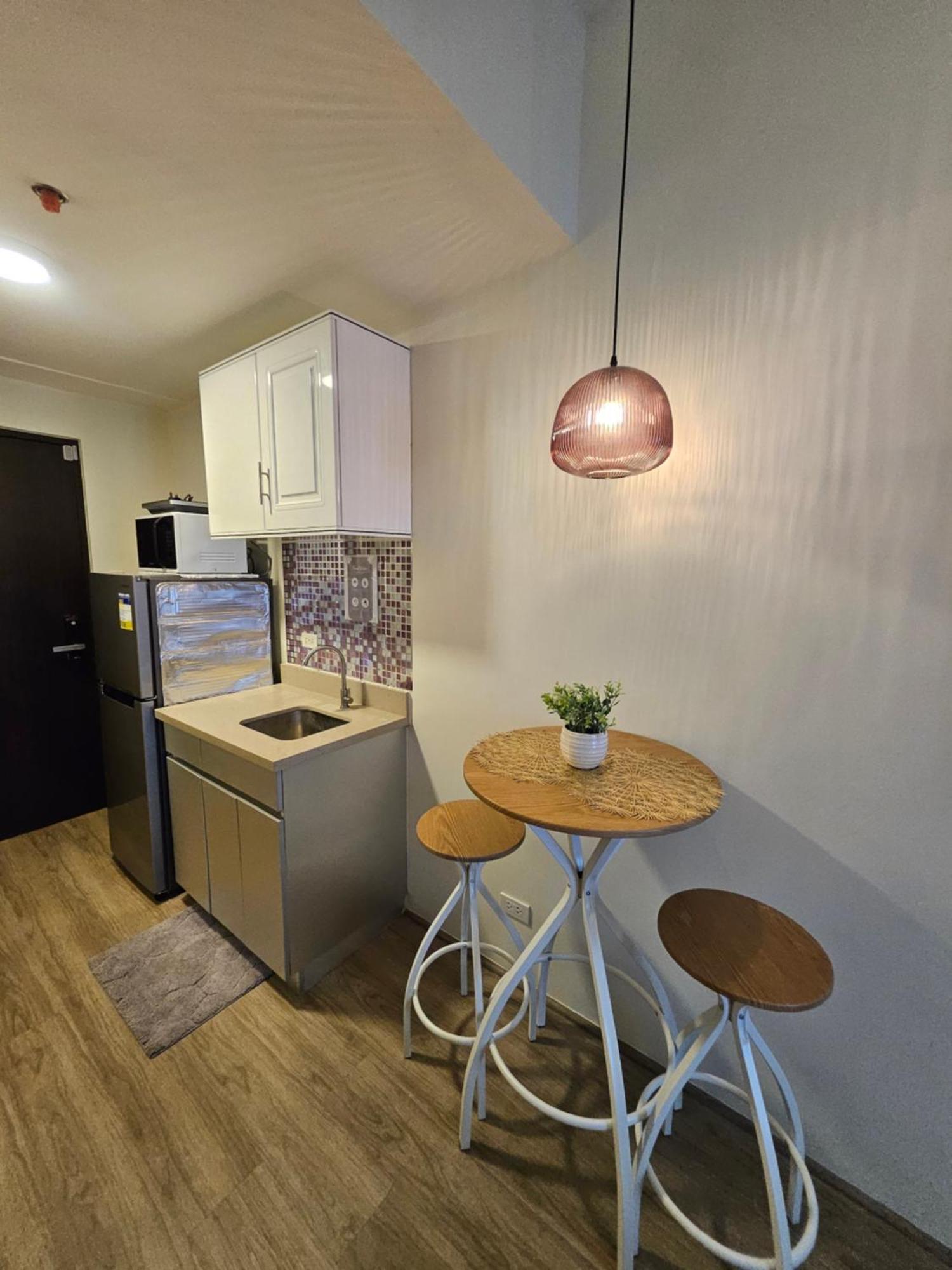 Apartment Unit At The Median *