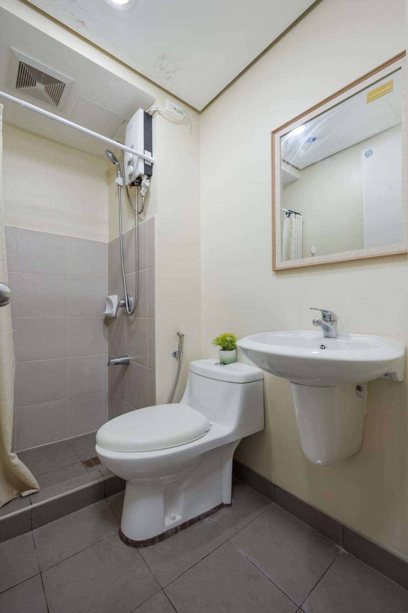 Apartment Furnished In Avida Towers Riala, It Park With Pool View, Fast Wifi, Netflix And Cebu