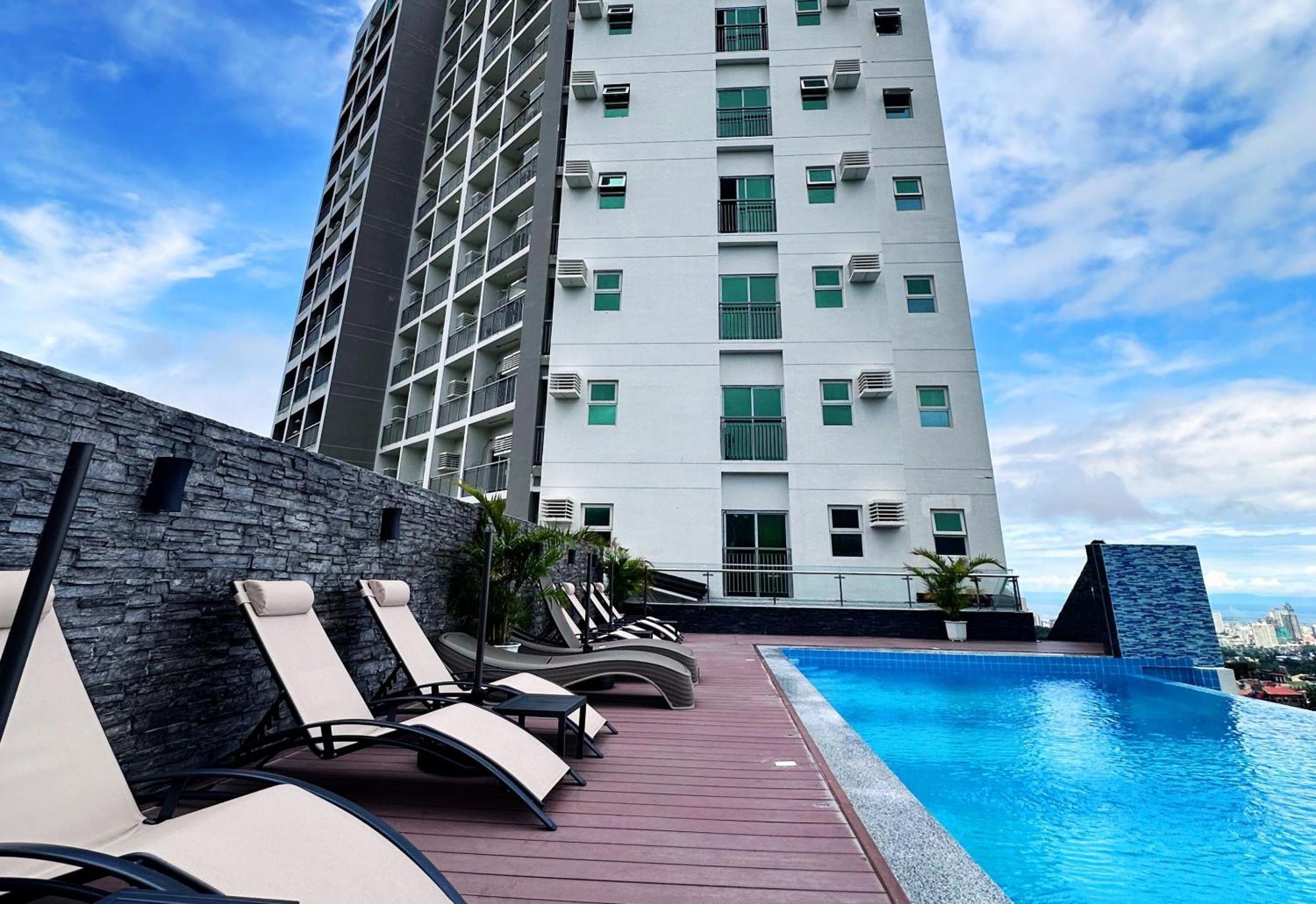 Hotel Hayat Sky Towers Cebu