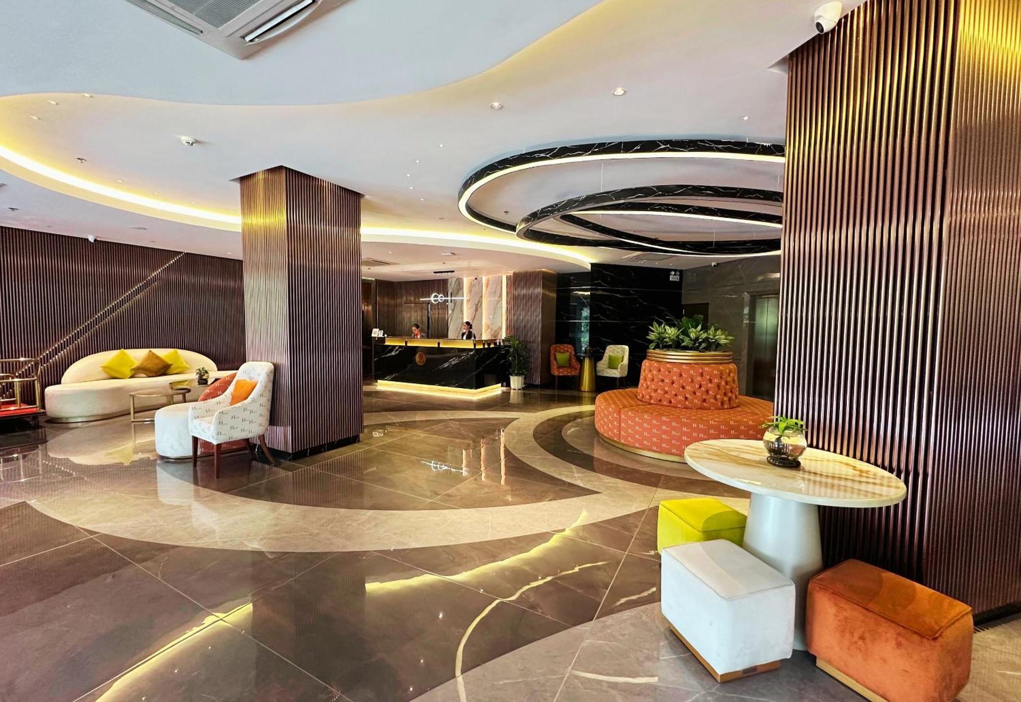 Hayat Sky Towers 3*
