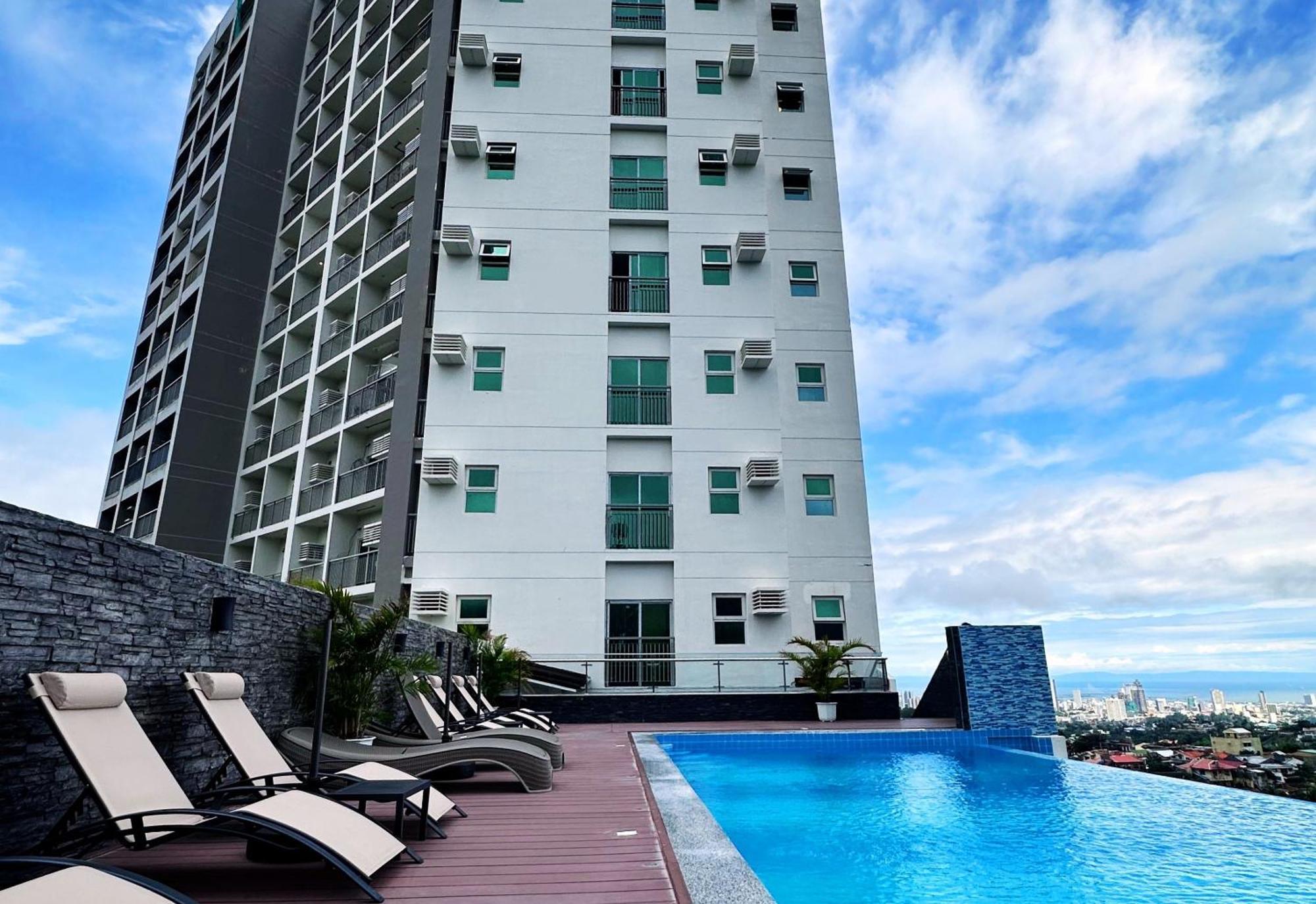 Hayat Sky Towers Hotel 3*