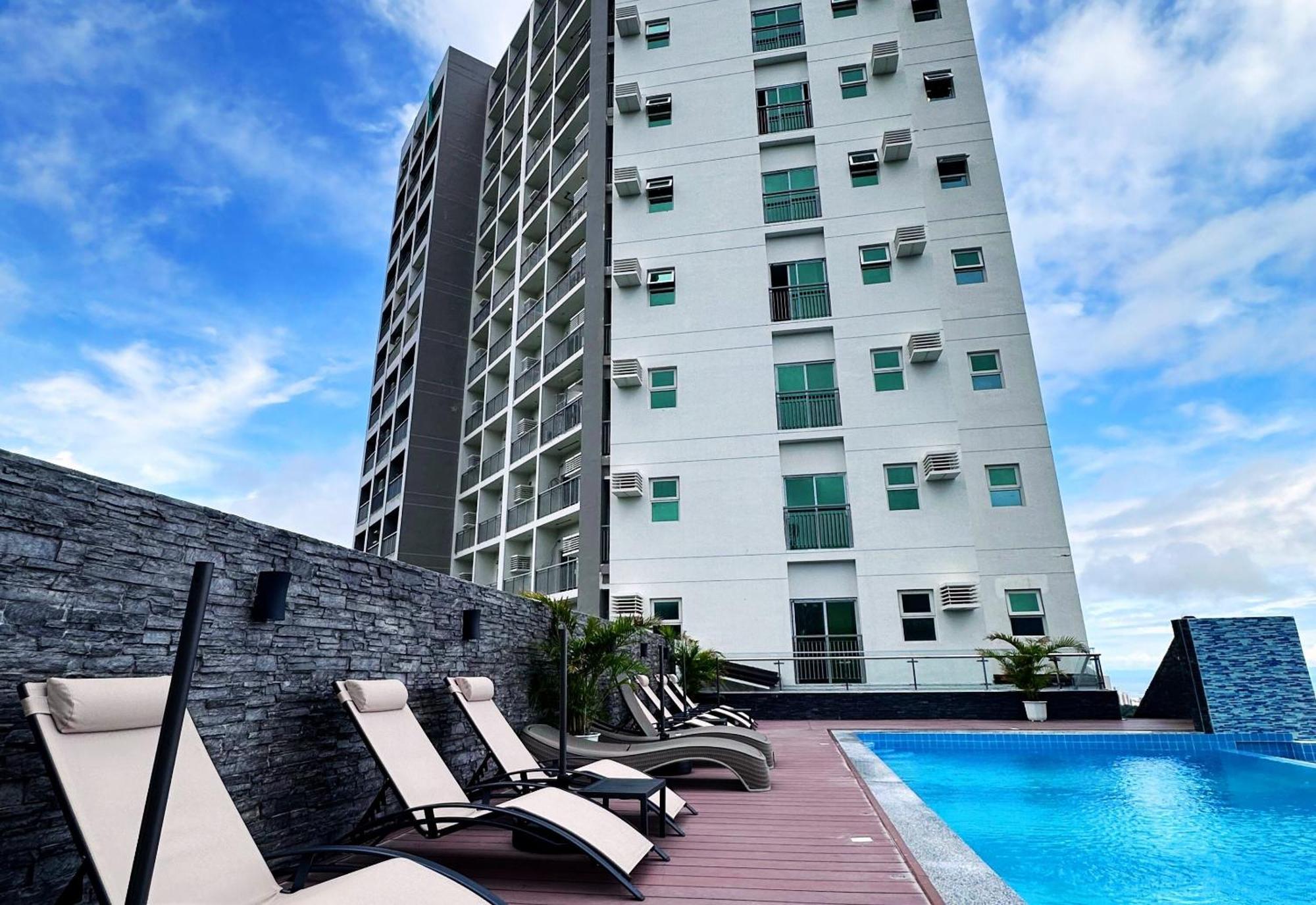 Hotel Hayat Sky Towers Cebu