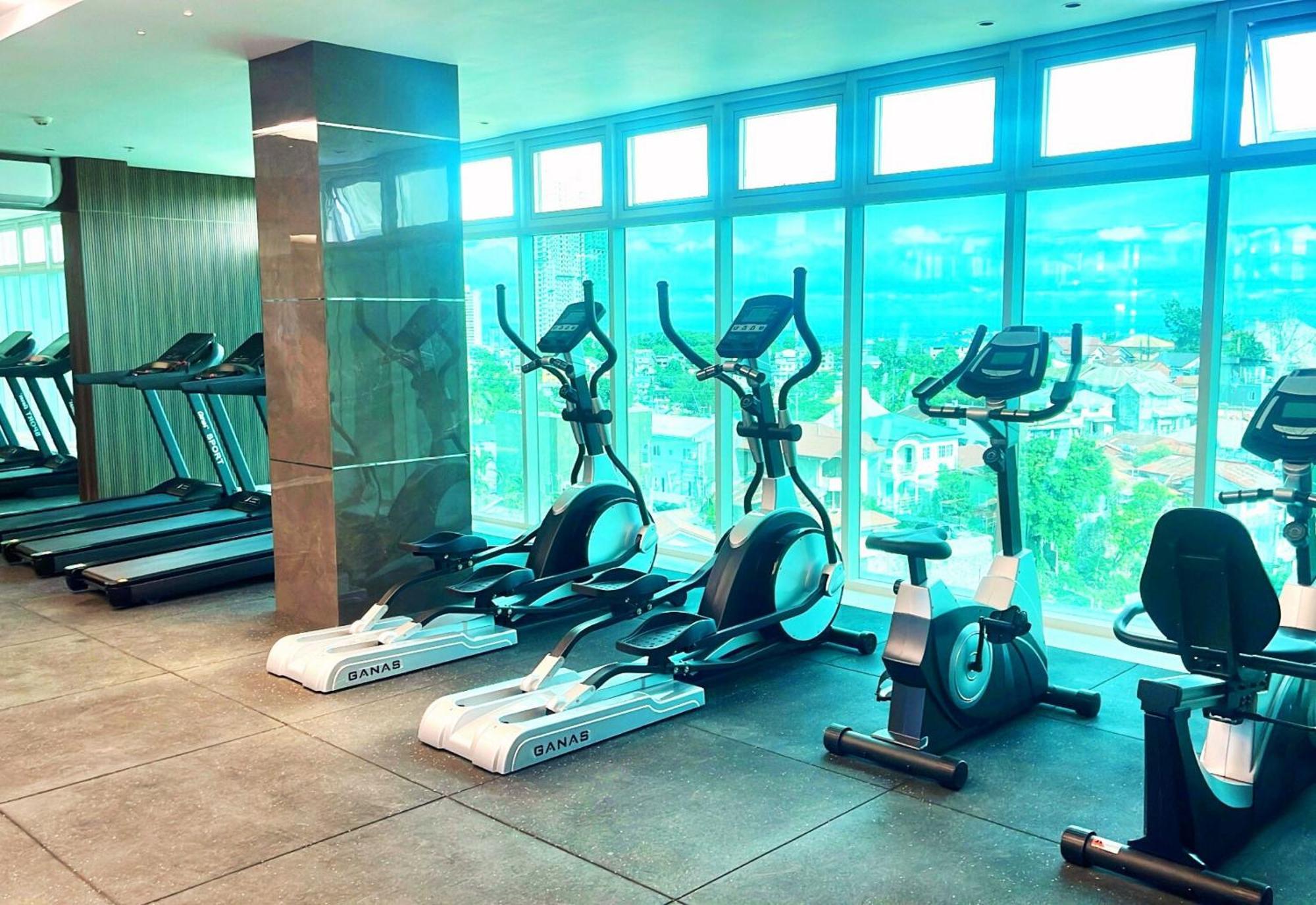 Hayat Sky Towers Hotel 3*