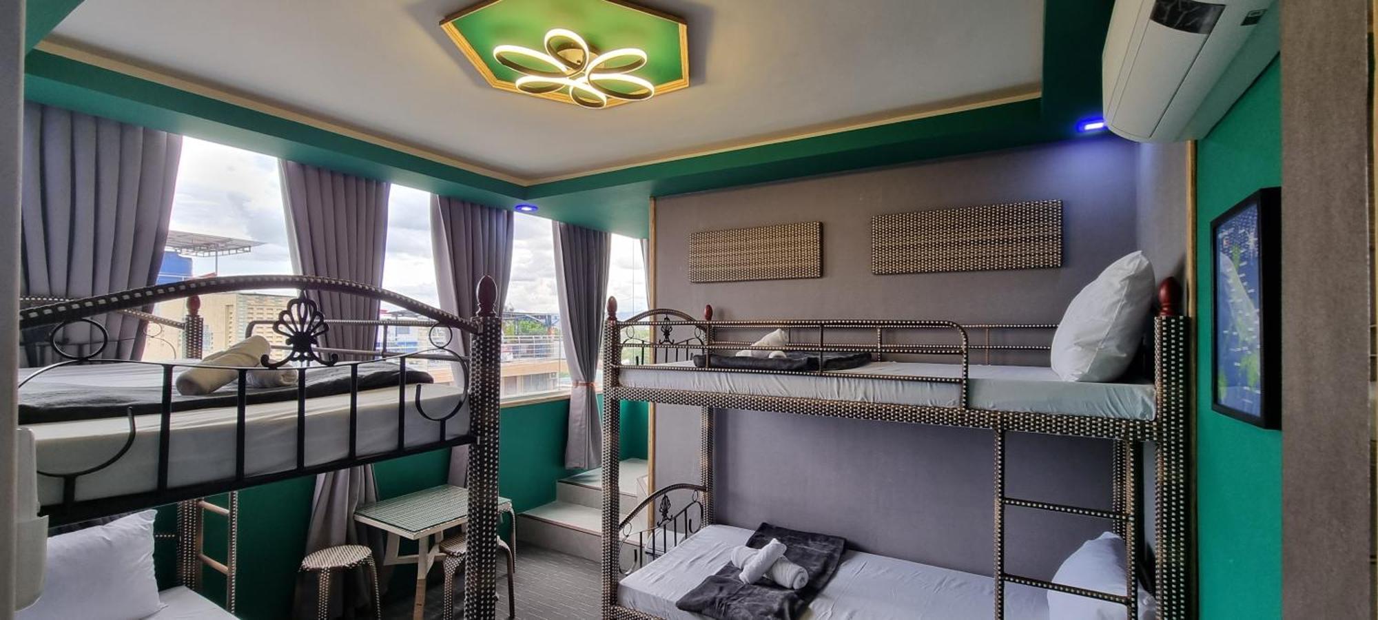 Hotel Attic Capsule Marigondon (Cebu)