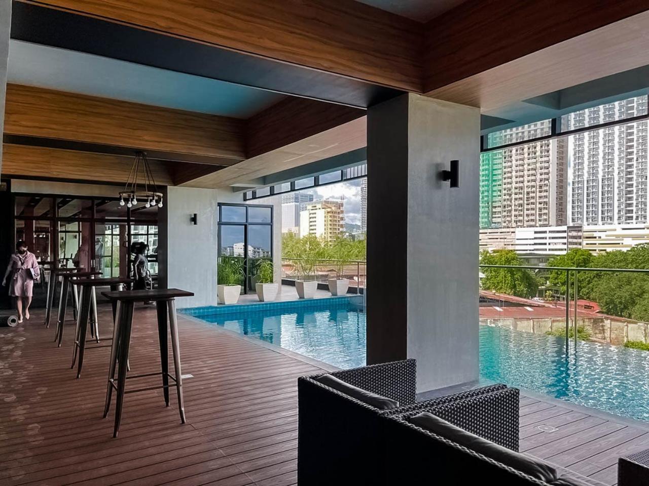 Aparthotel City In Meridian With Netflix And Wifi, Near Ayala And It Park U7 09 11 Cebu