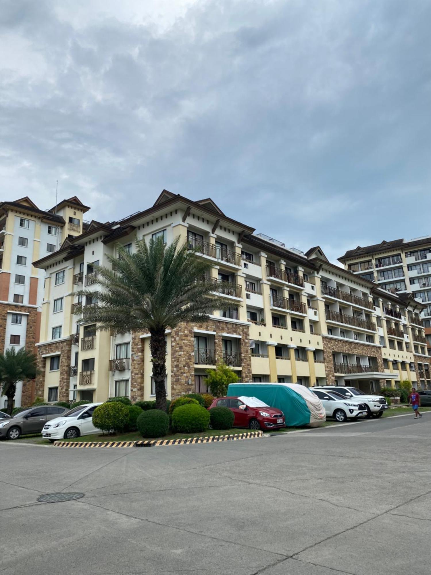 2 Bedroom -one Oasis Apartment *