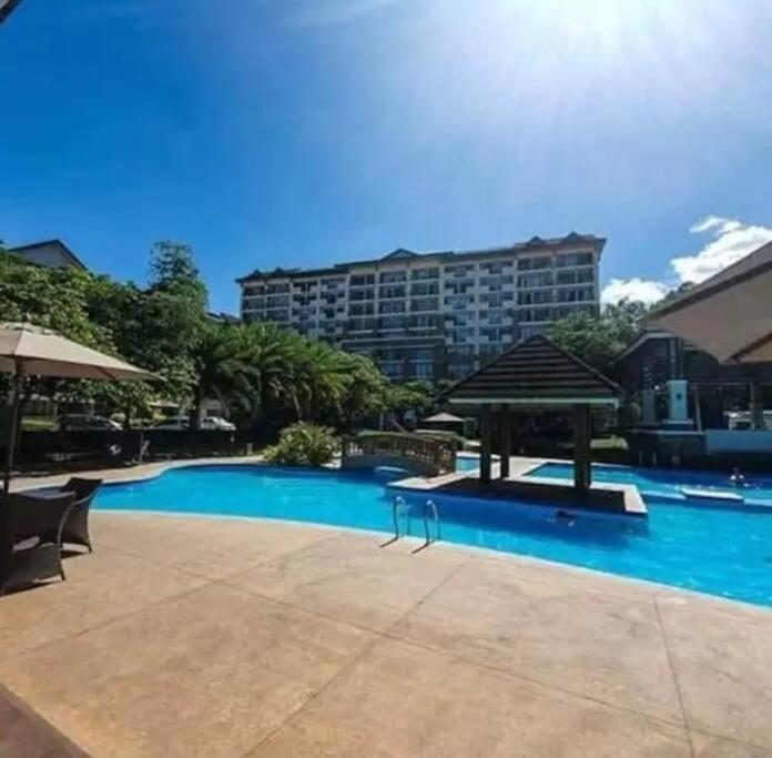 2 Bedroom -one Oasis Apartment