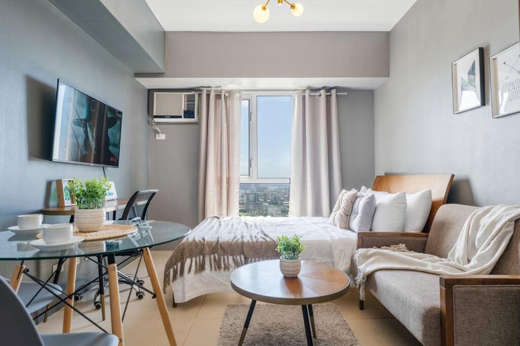 Furnished In Avida Towers Riala, It Park With Amazing View, Fast Wifi, Netflix, Pool And Cebu
