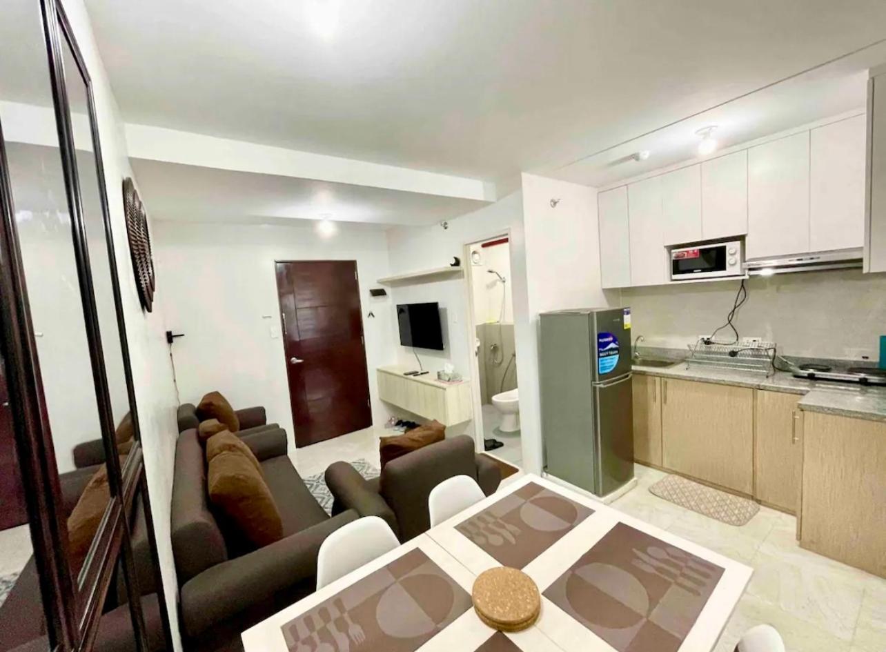 Apartment Unit In Banilad Cebu - 1 To 3 Pax Granted A 1 Bedroom Unit Of Your Choice And A Minimum Of 4 Guests For A 2 Bedroom Unit Mandaue City