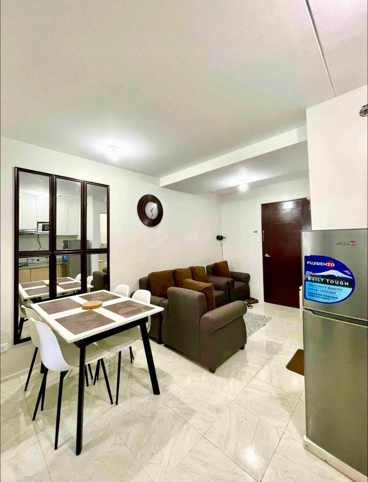 Unit In Banilad Cebu - 1 To 3 Pax Granted A 1 Bedroom Unit Of Your Choice And A Minimum Of 4 Guests For A 2 Bedroom Unit Apartment *
