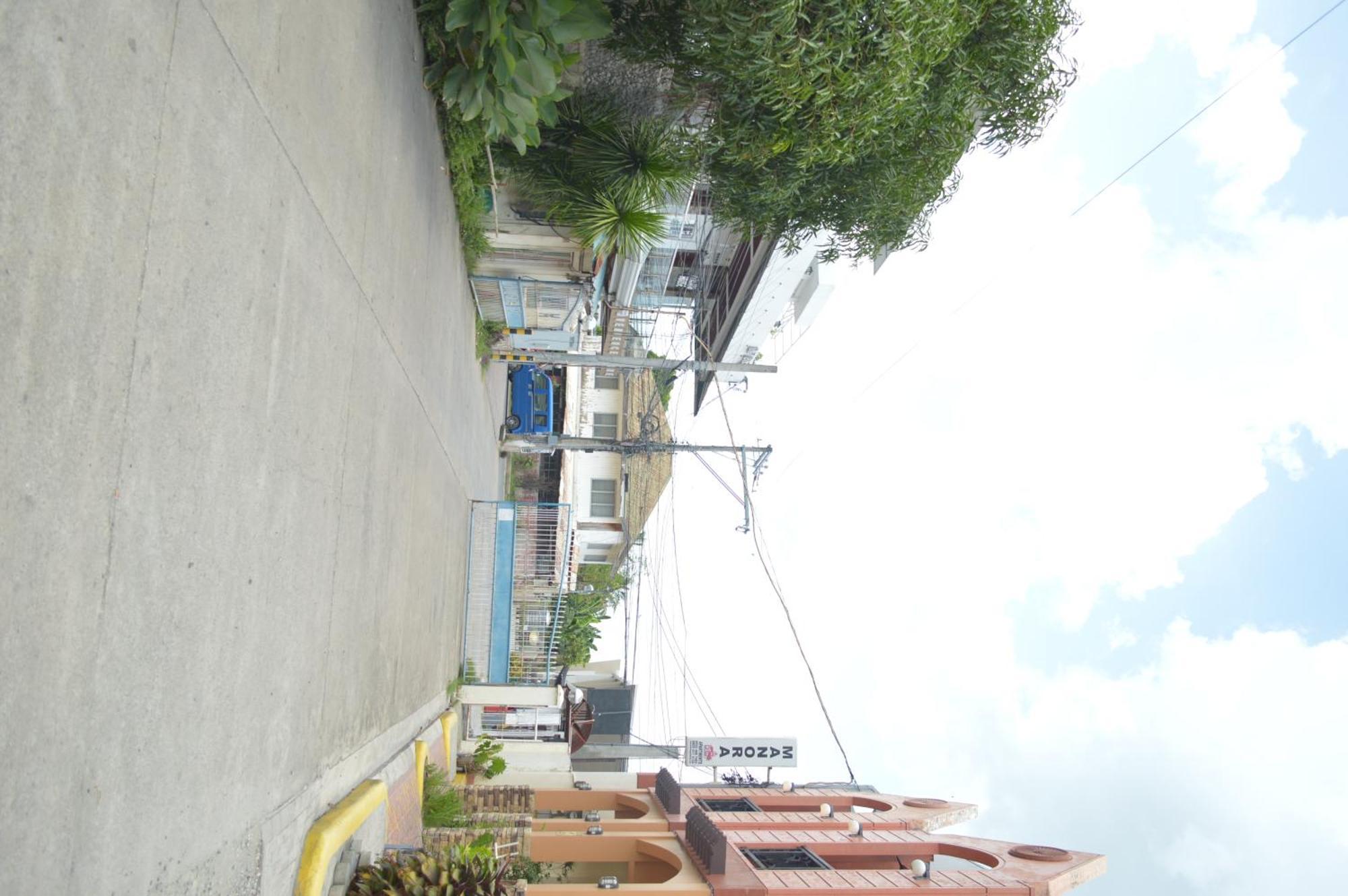 Manora *