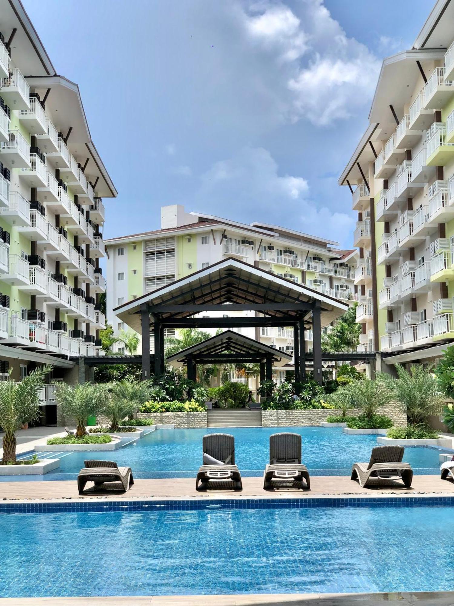 Cozy And Sunny Near To Mactan Cebu International Airport - Amani Grand & Residences *