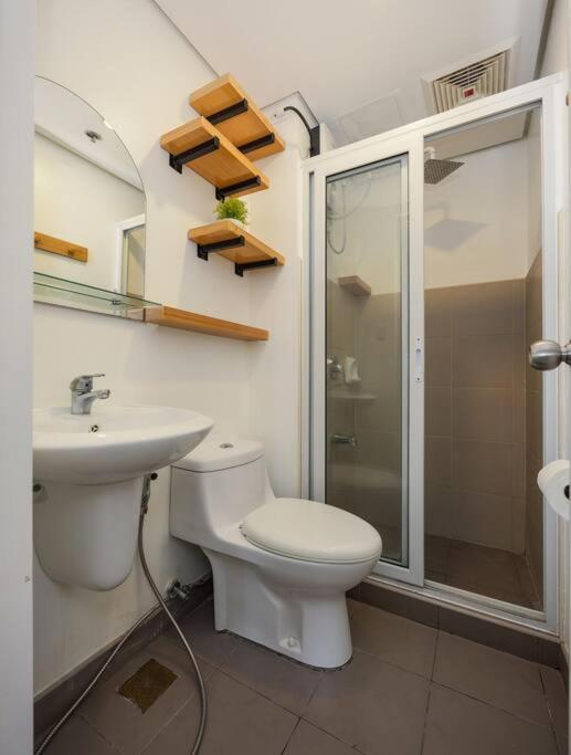 Apartment Furnished 2-bedroom In Avida Towers Riala, It Park With Fast Wifi, Netflix, Pool And *