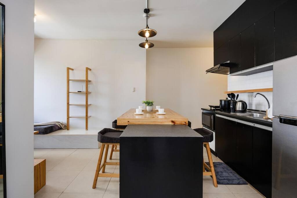 Furnished 2-bedroom In Avida Towers Riala, It Park With Fast Wifi, Netflix, Pool And Apartment Cebu