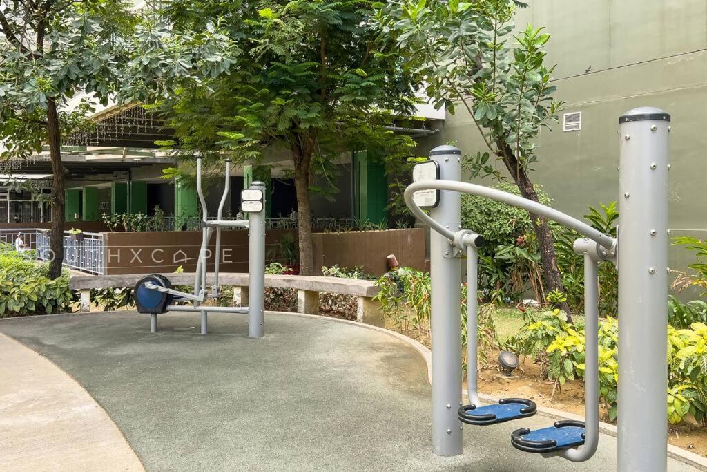 Furnished 2-bedroom In Avida Towers Riala, It Park With Fast Wifi, Netflix, Pool And *