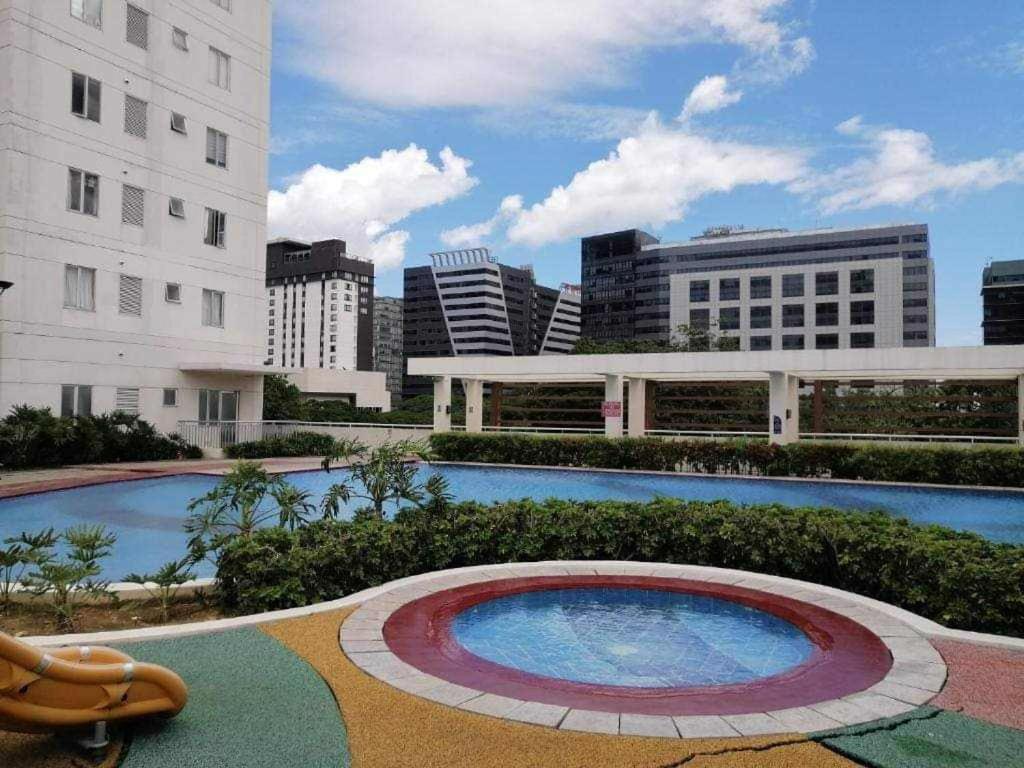 One Bedroom Avida Tower It Park Cebu *