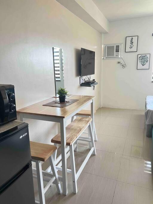 Cebusurestaypersimmon9thfloorstudiocondo Cebu