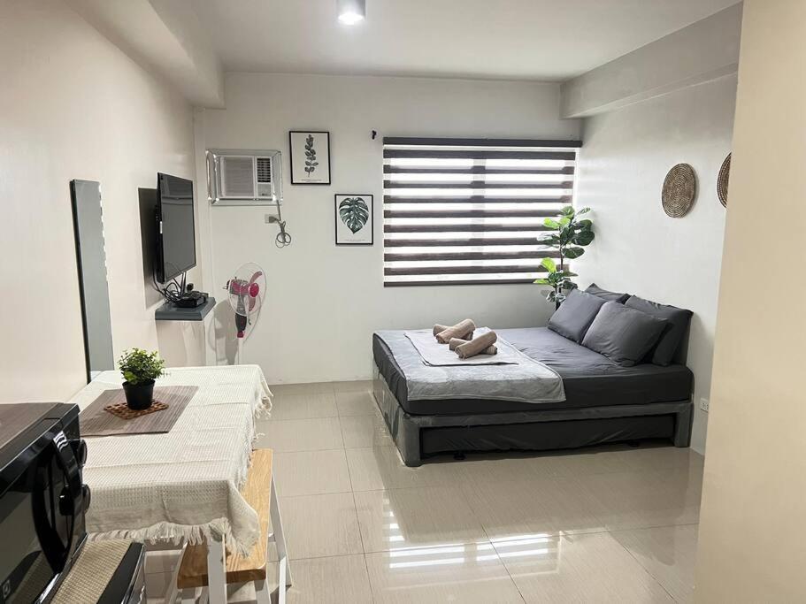 Apartment Cebusurestaypersimmon9thfloorstudiocondo