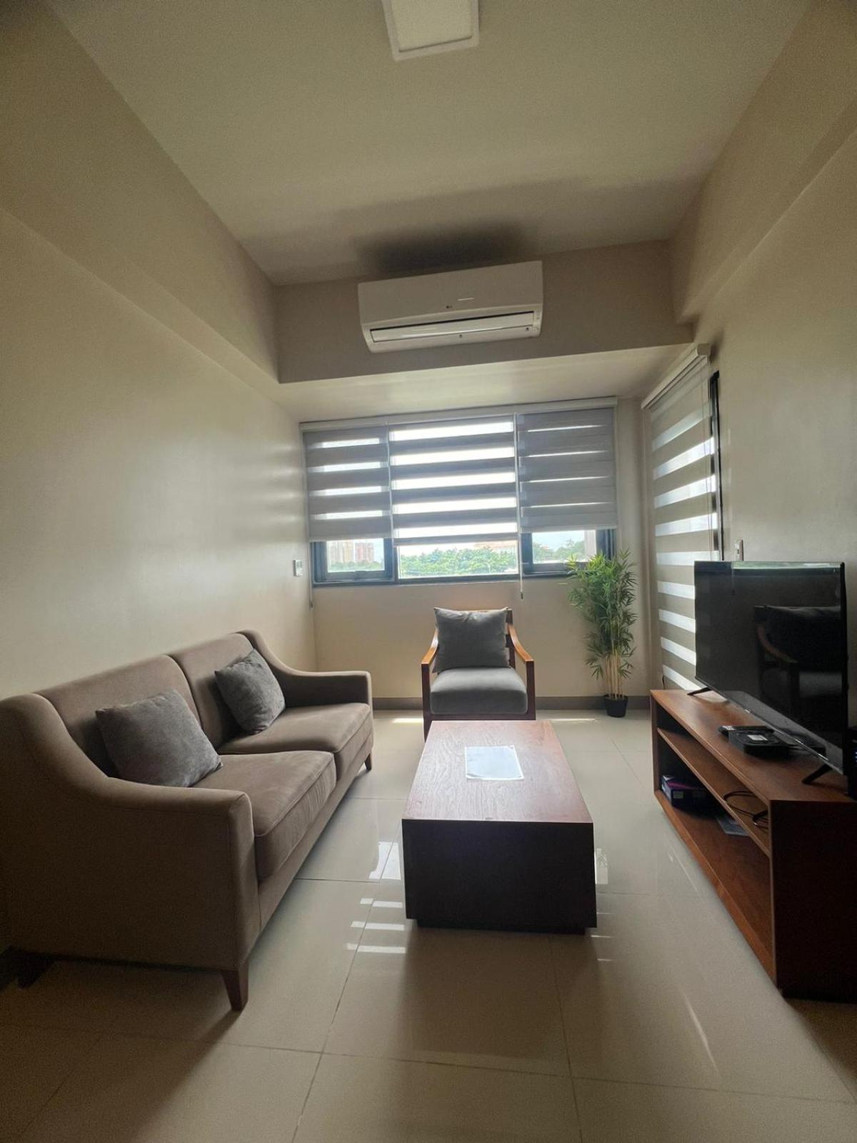 Exec 1br One Manchester Place With Pool And Pass 350 Pesos *