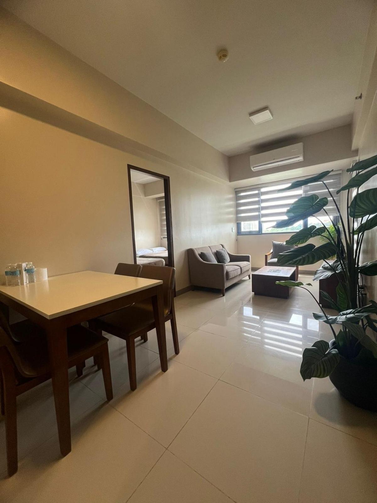 Exec 1br One Manchester Place With Pool And Pass 350 Pesos * Punta Engano (Mactan)