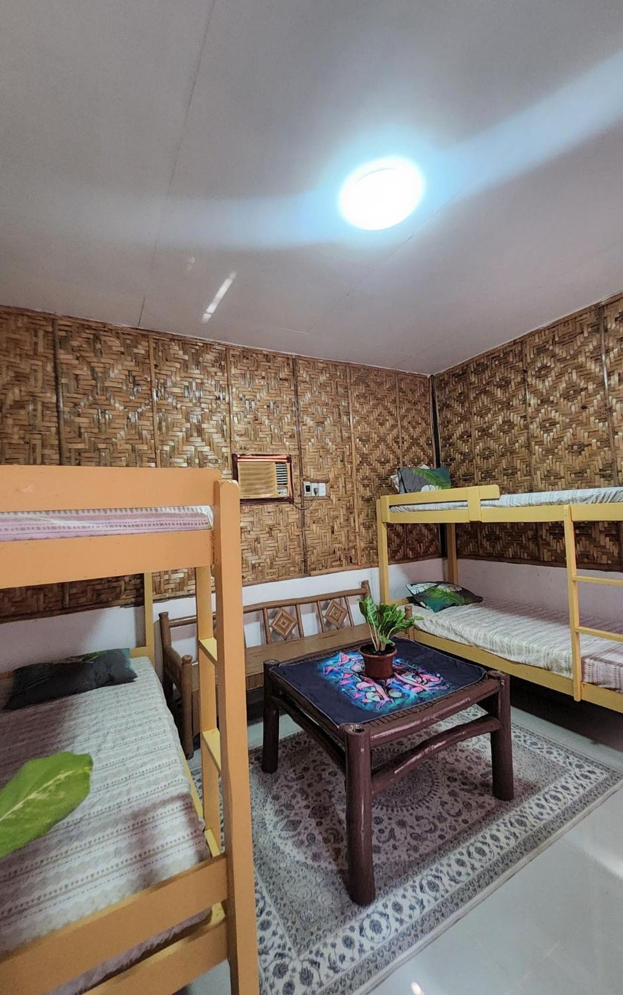 Hostel Nipaville Camphouse