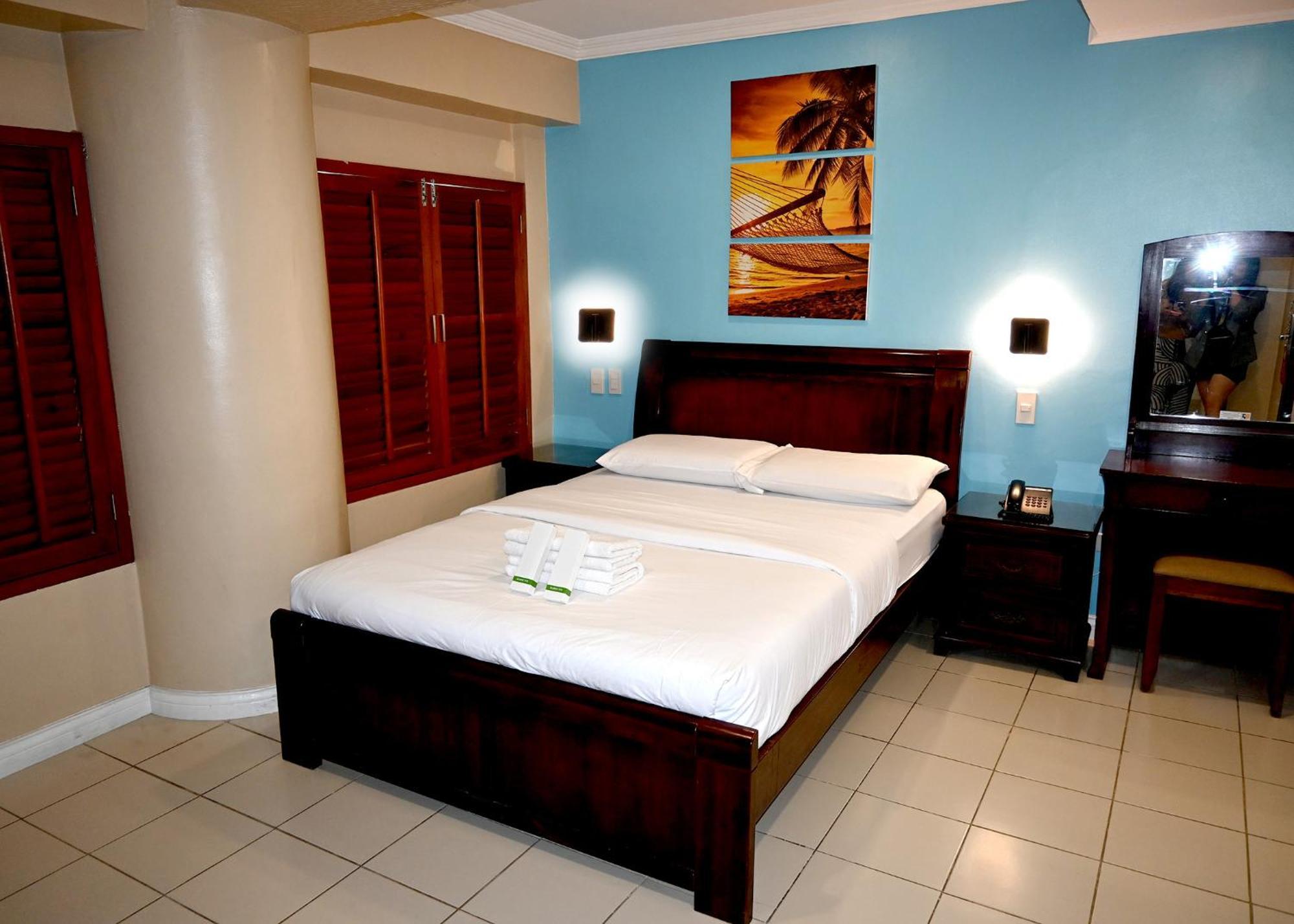 Cebu Plaza Bed & Breakfast *