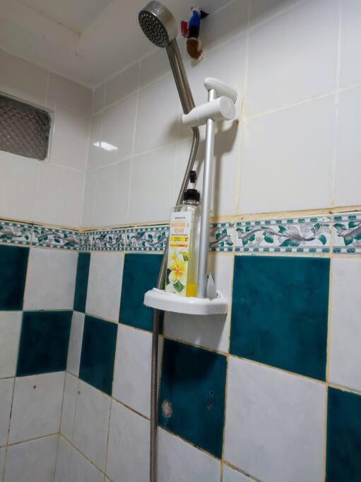 Cheapentirehouse Mel Place In With Netflix For 5pax Or Apartamento