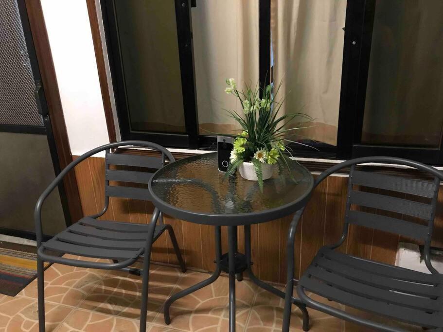 Cheapentirehouse Mel Place In With Netflix For 5pax Or Mandaue