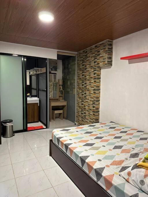 Cheapentirehouse Mel Place In With Netflix For 5pax Or Mandaue