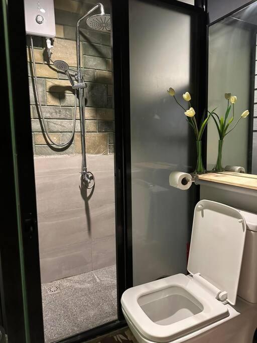 Cheapentirehouse Mel Place In With Netflix For 5pax Or Mandaue