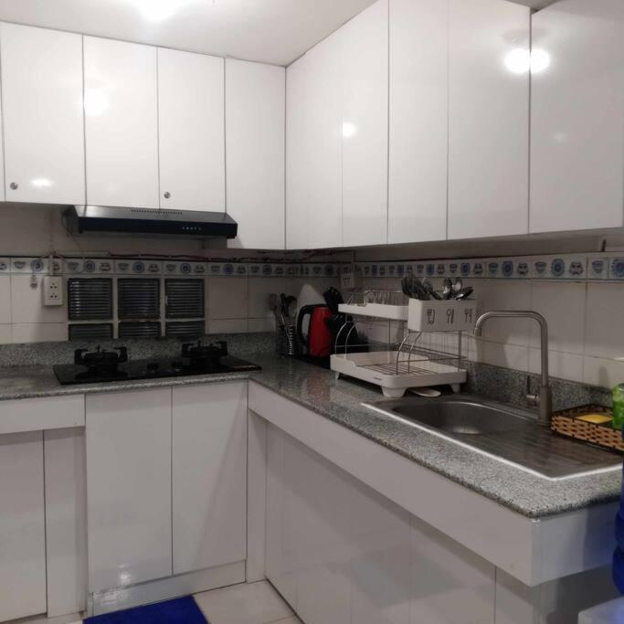 Apartamento Cheapentirehouse Mel Place In With Netflix For 5pax Or Mandaue