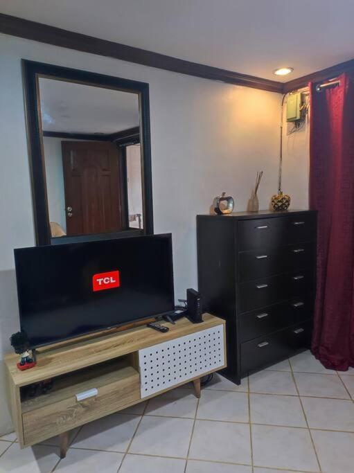 Cheapentirehouse Mel Place In With Netflix For 5pax Or *