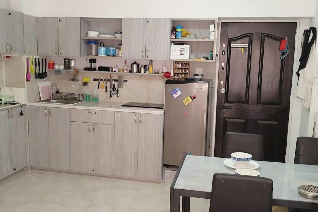 Near Airport Apartment *