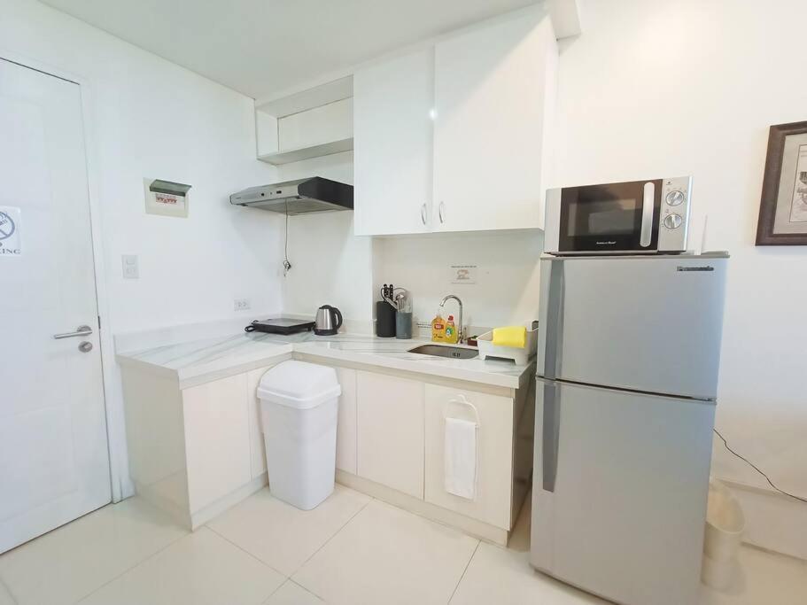 Apartment 15p Walking Distance To Ayala And It Park With Wifi *