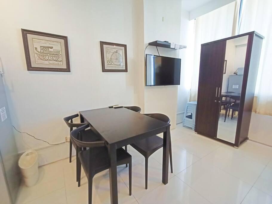 15p Walking Distance To Ayala And It Park With Wifi *