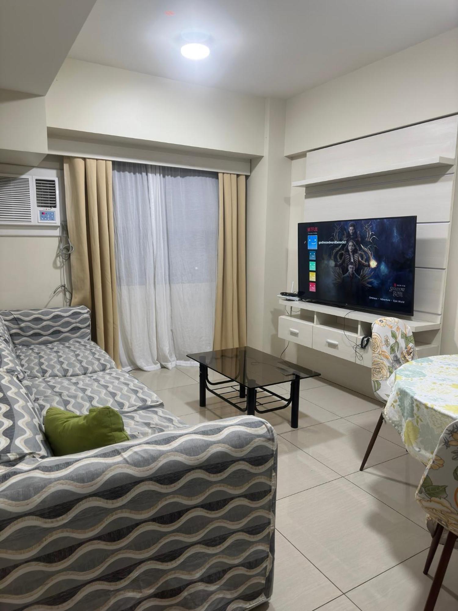 Jojies Crib Horizons101 2bedrooms