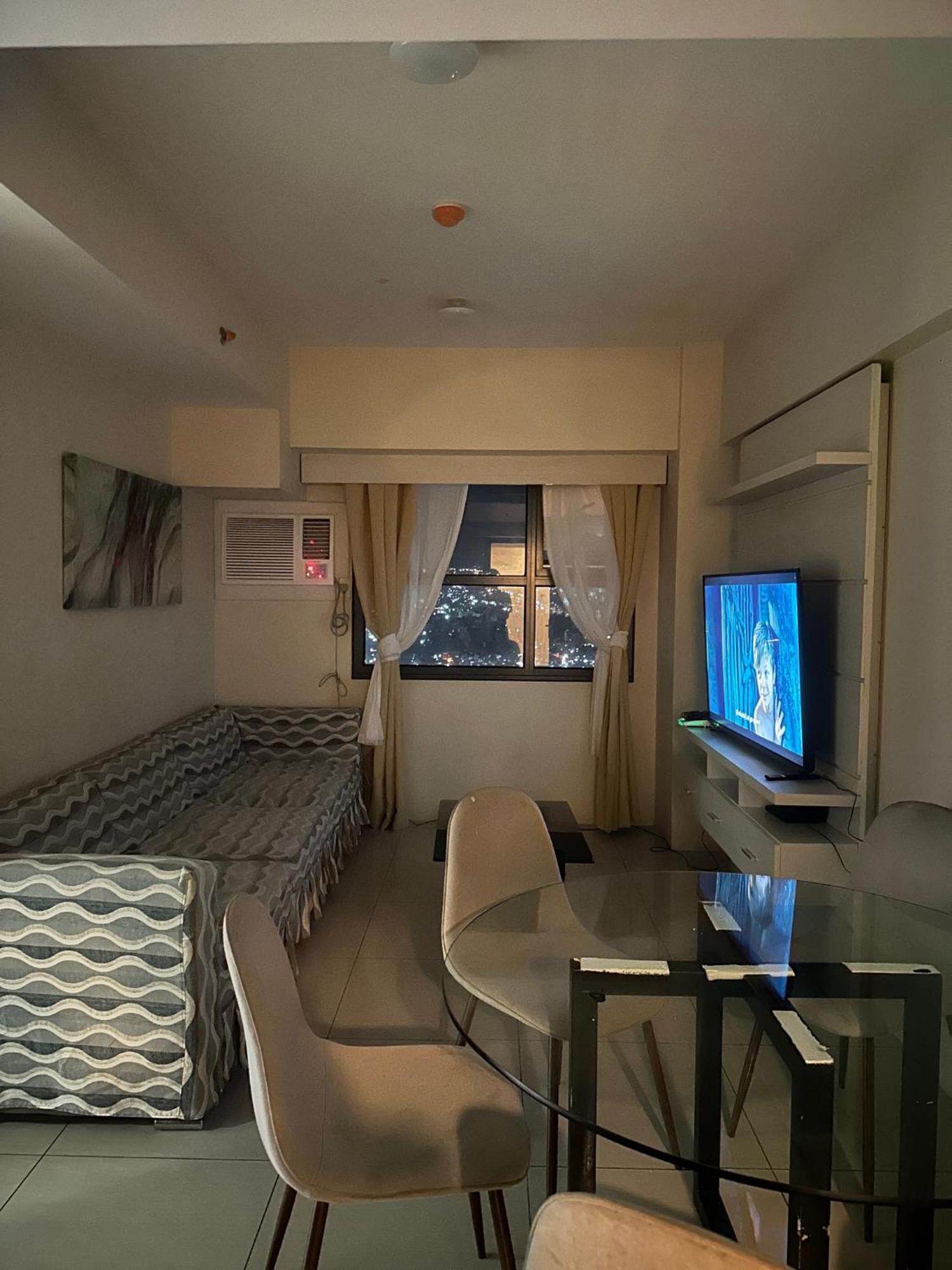 Jojies Crib Horizons101 2bedrooms *