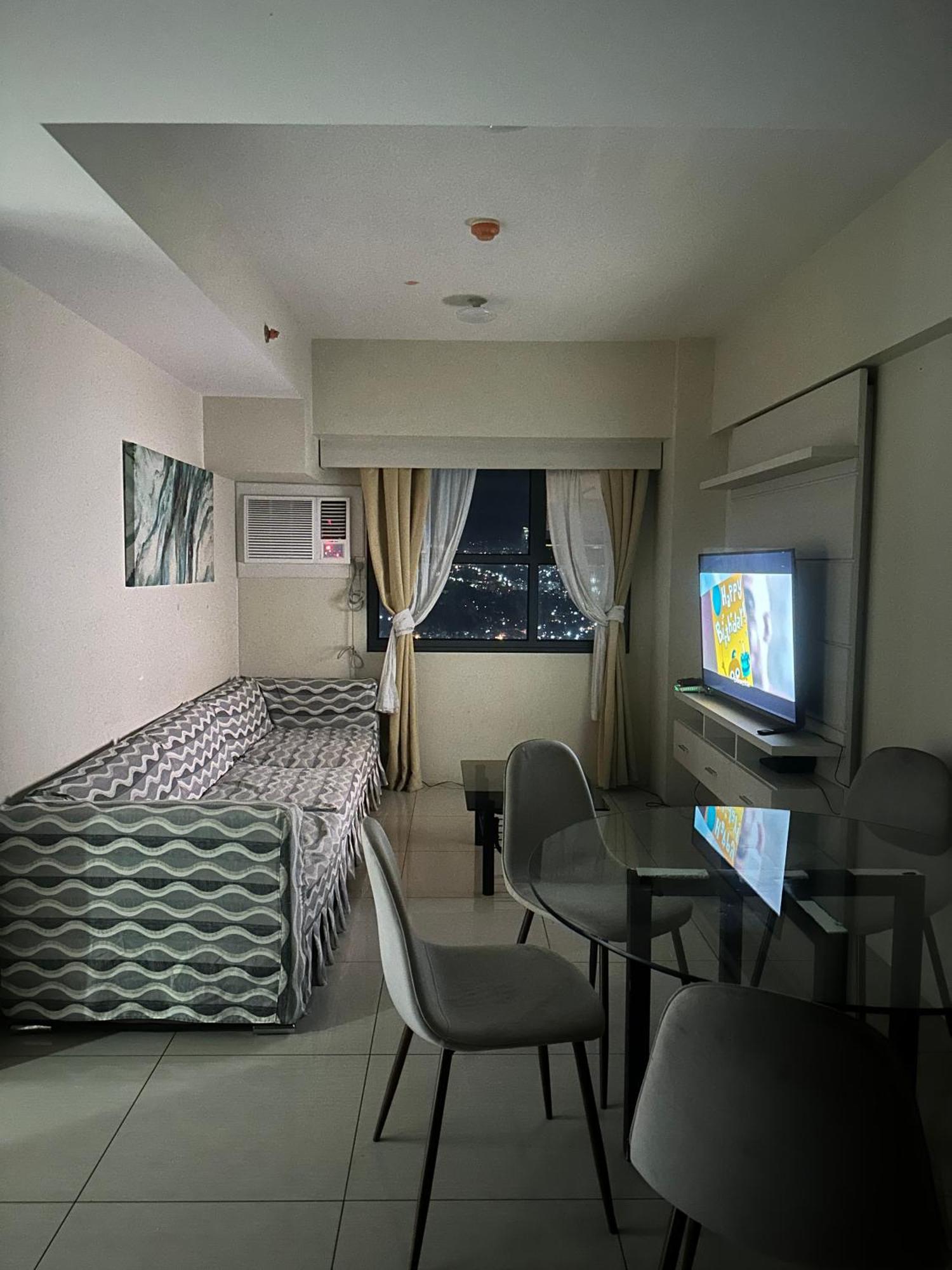 Jojies Crib Horizons101 2bedrooms *