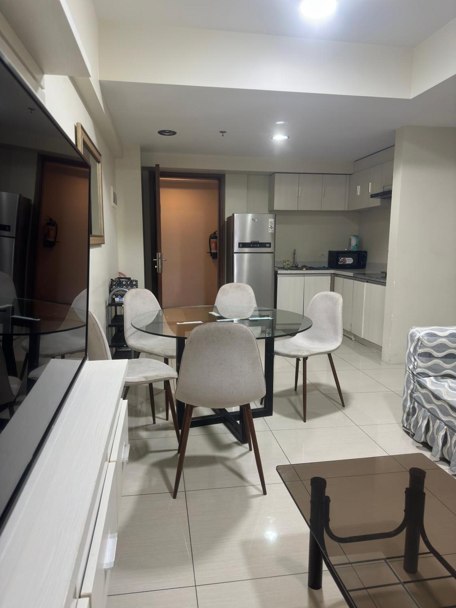 Jojies Crib Horizons101 2bedrooms * Cebu