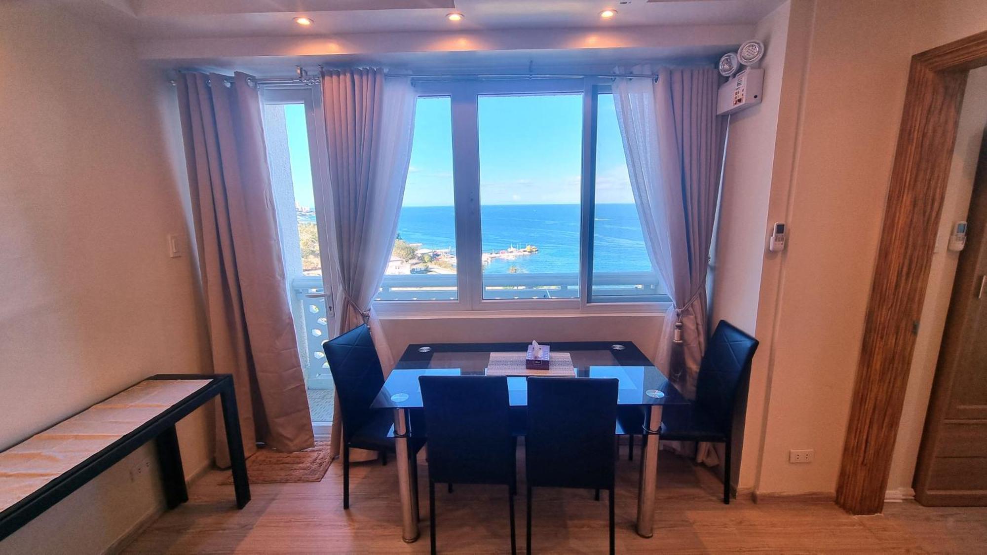 La Mirada Residences *