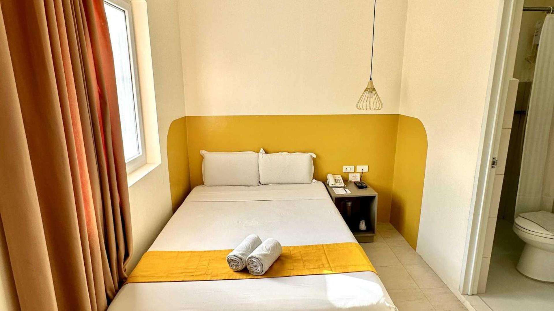 Travelbee Capitol * Cebu