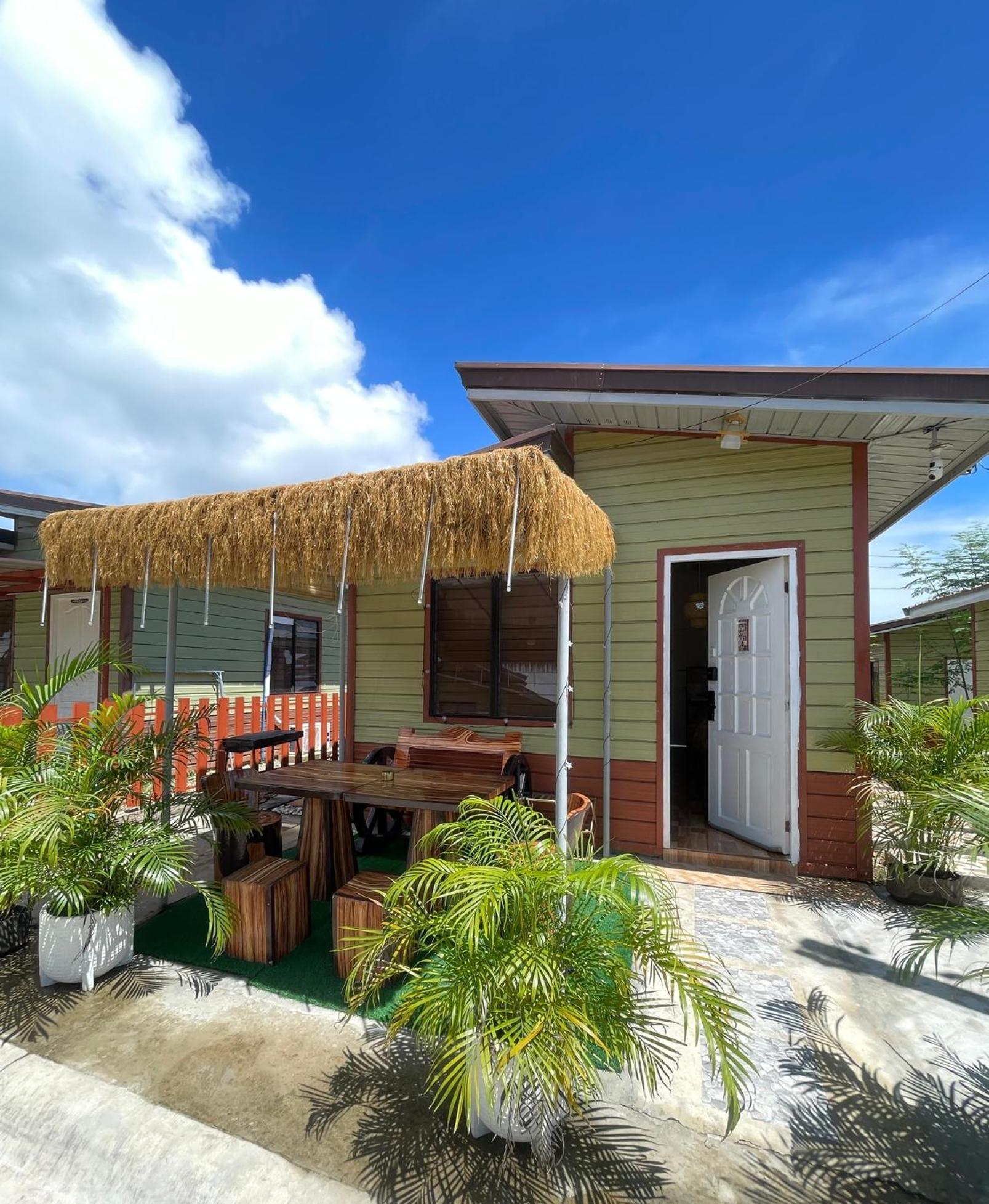 S&e-1 Tiny - Olango Island Guest house *