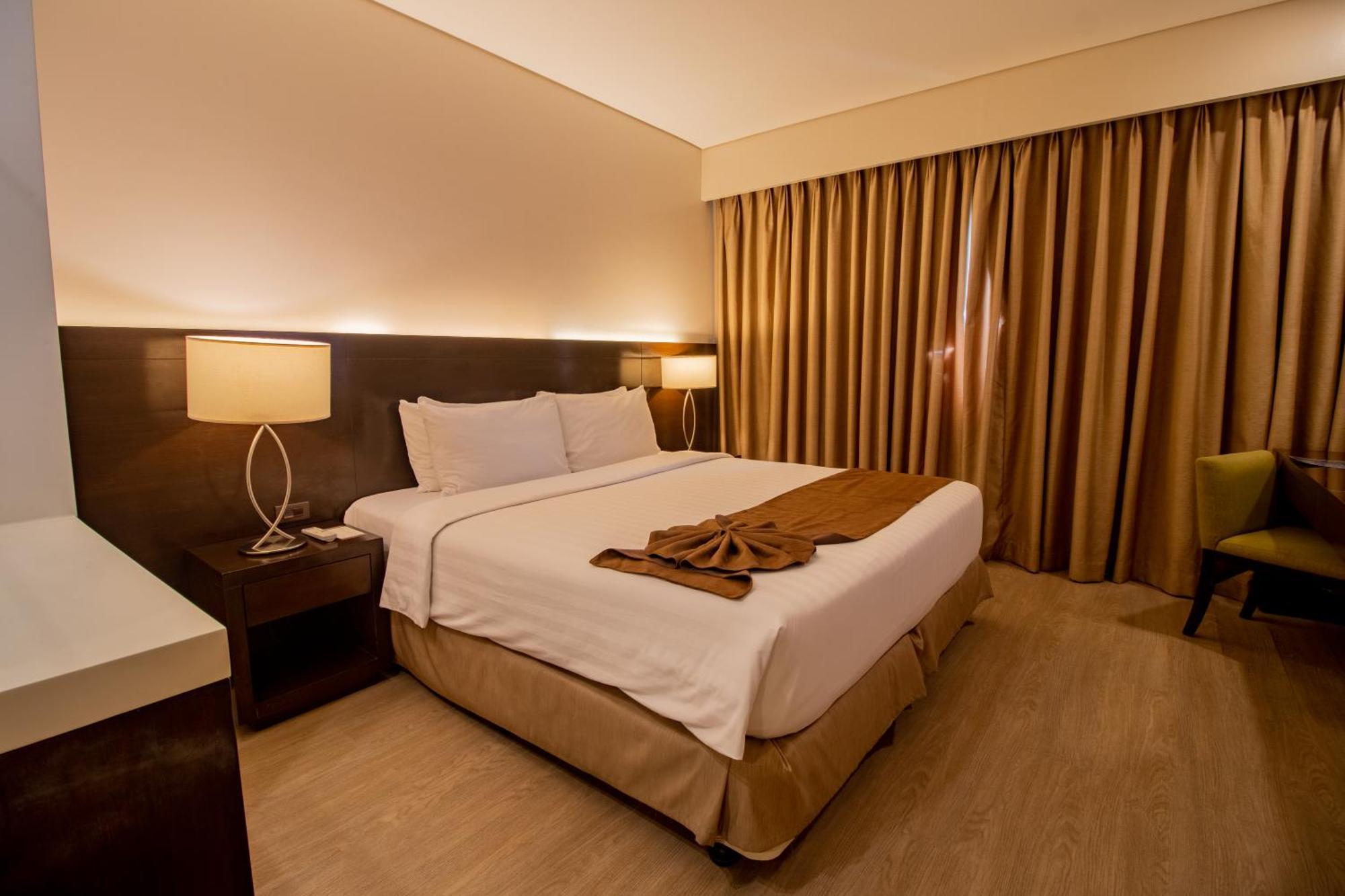 Harolds 4* Cebu