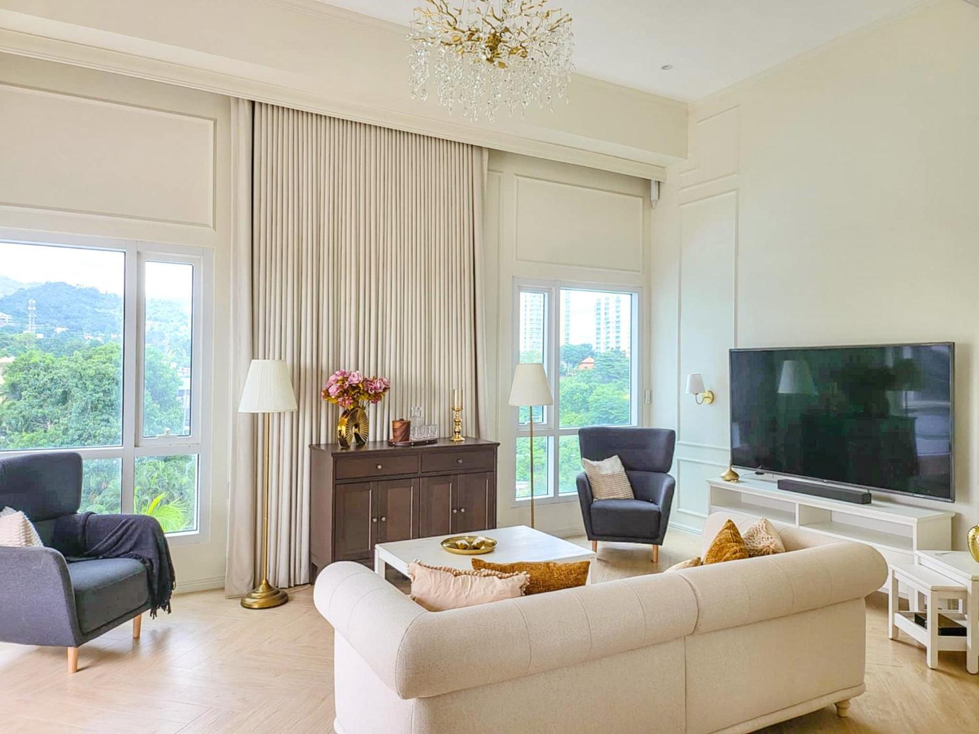 The Suite- Luxurious Skyline Aparthotel