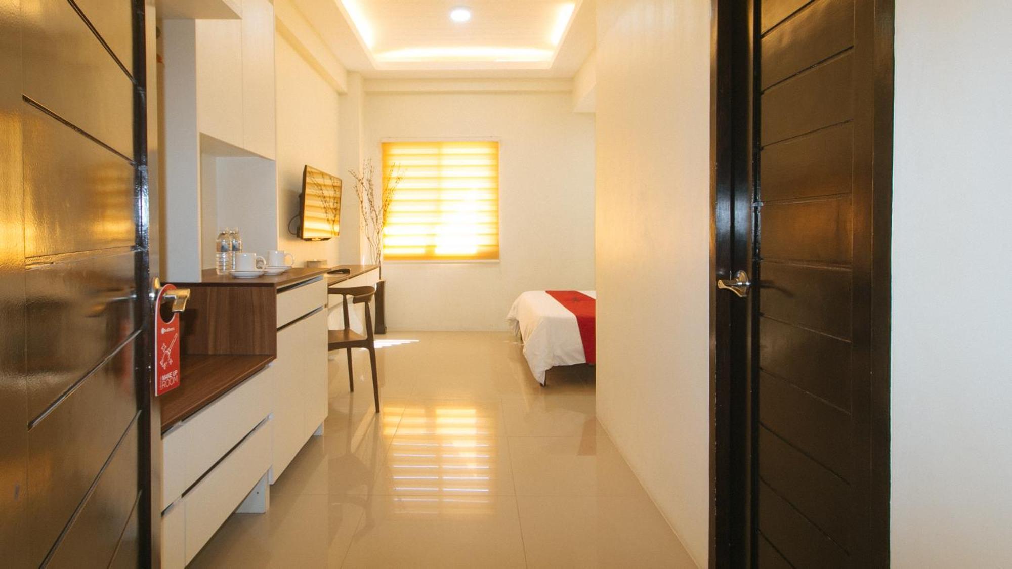 Hotel Reddoorz @ Leoncia Apartelle